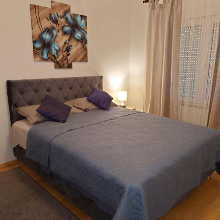 Apartments Tulipan - With Free Private Parking Garage Mostar Exterior photo