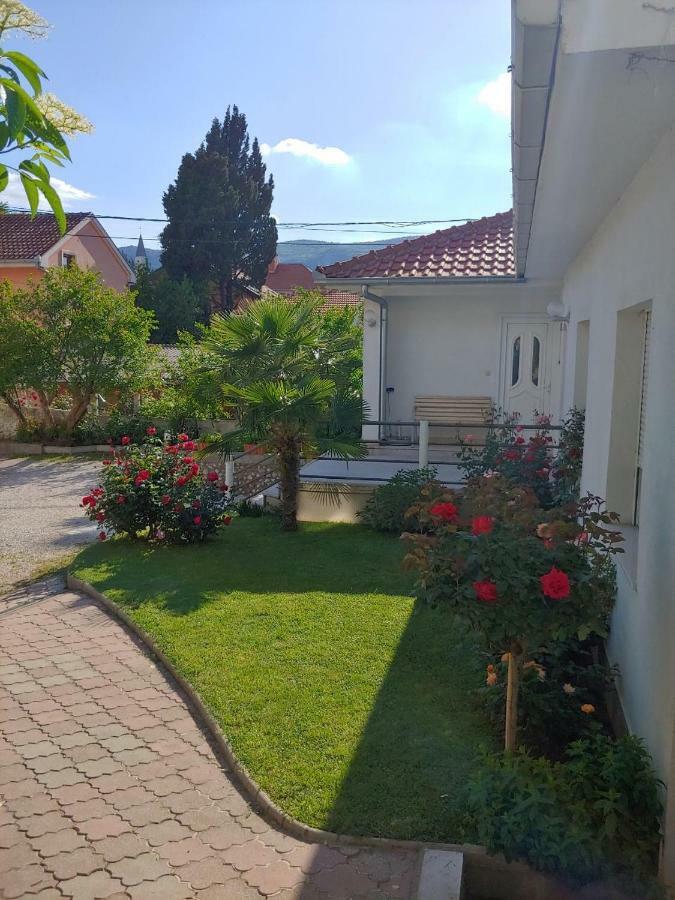 Apartments Tulipan - With Free Private Parking Garage Mostar Exterior photo